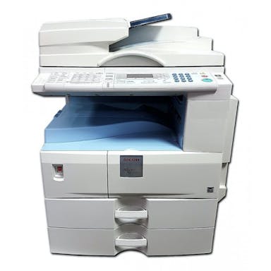 máquina copiadora ricoh mp 2500 com duas gavetas e copias em tamanho A4 e A3 funcionando perfeitamente.com menos de 56 mil copias no contador.